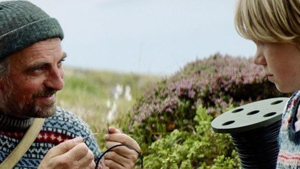 Crítica de 'Todo el mundo odia a Johan': Una vida entre desgracias y explosiones