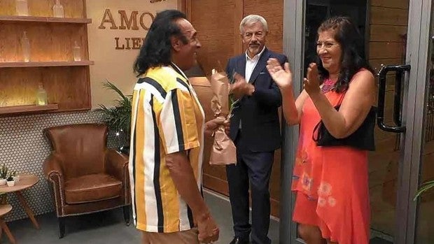 Una catastrófica primera impresión arruina la cita de dos solteros: «Lo veo muy soso en la cama»