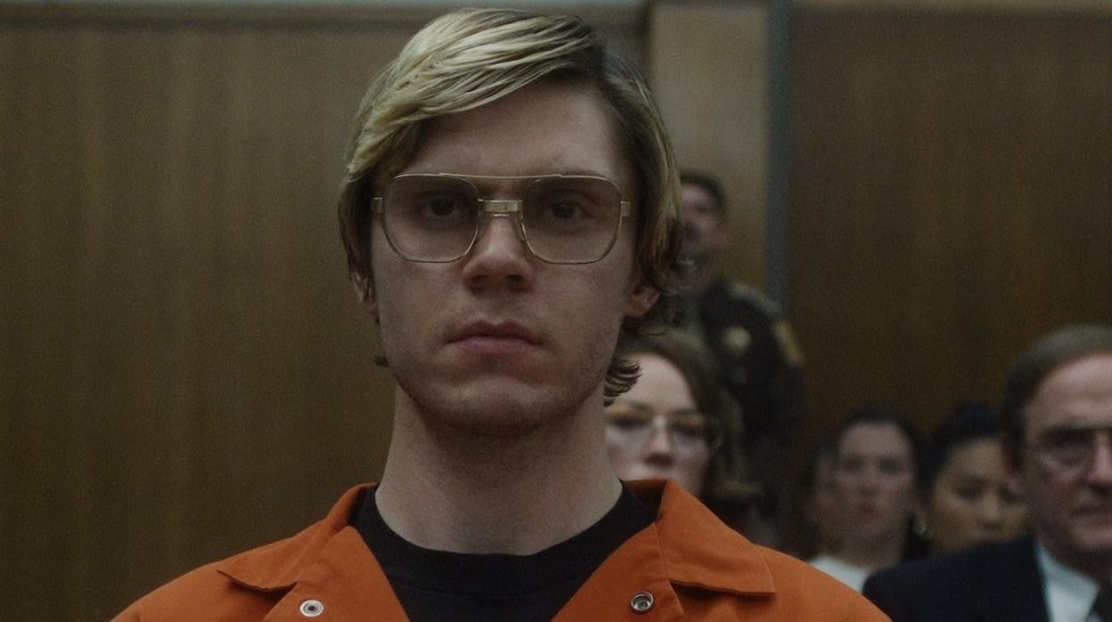 Evan Peters en su papel de Jeffrey Dahmer