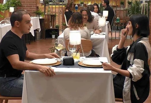 La cita de Oliver y Laura