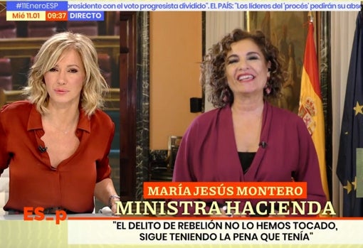 Susanna Griso, durante su entrevista a María Jesús Montero.