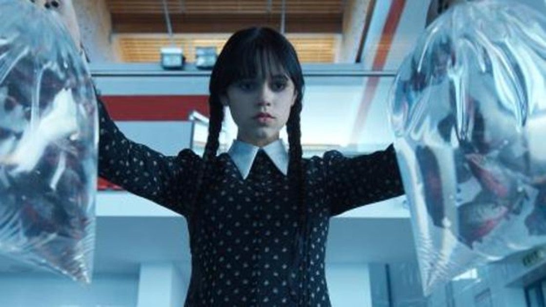 Jenna Ortega, como 'Miércoles', en un fragmento de la serie