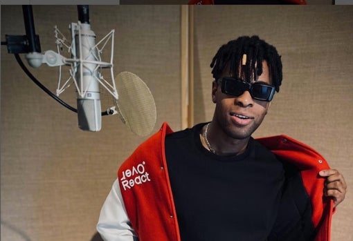 Famous, en el estudio.