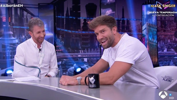 «Está prohibido»: Pablo Motos se salta las normas para sorprender a Pablo Alborán en 'El Hormiguero'