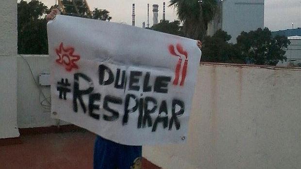 Vecinos del Campo de Gibraltar se suman a la campaña &#039;Duele#Respirar&#039;