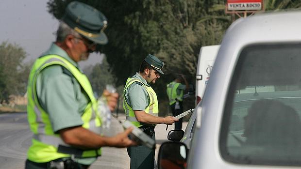 Más coches en las carreteras de Cádiz, pero menos muertes