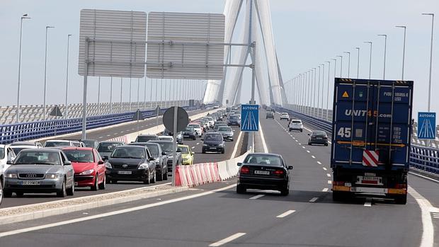 Junta confirma que el segundo puente «se inaugura de nuevo» el lunes para los autobuses urbanos