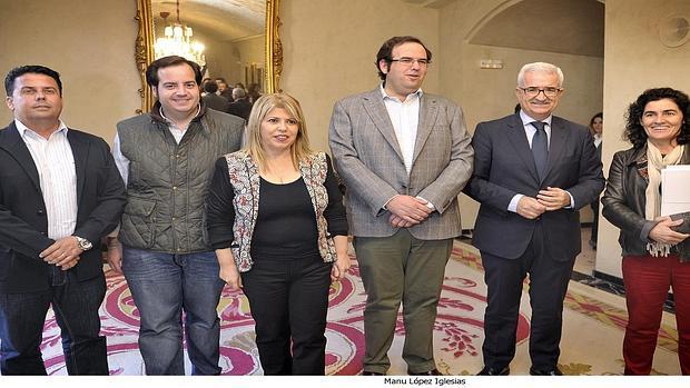 La alcaldesa de Jerez junto al vicepresidente de la Junta durante su recepción