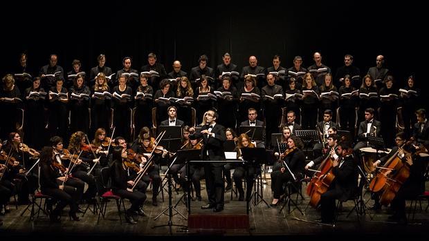 La orquesta y el coro que interpretó «El Mesías» el pasado año