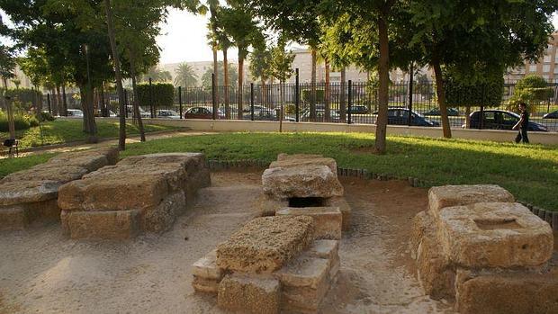 El Museo de Cádiz acoge desde este miércoles una exposición sobre la necrópolis gaditana