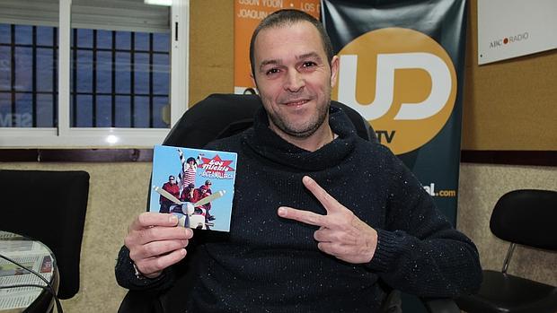 Paco Vallecillo con su disco