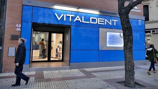 La primera denuncia por fraude contra Vitaldent partió de un franquiciado de Lebrija en el año 2013