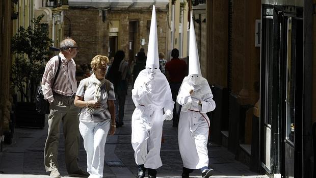 La Semana Santa generará más de 12.500 contratos en Cádiz