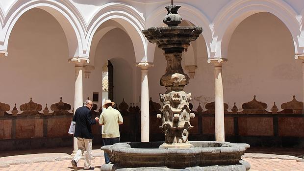 Imagen del patio central del palacio, actualmente rehabilitado