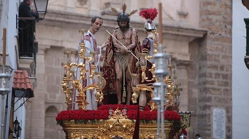 La lluvia rompe el Martes Santo