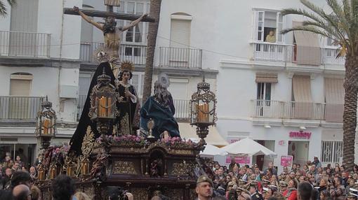 La lluvia rompe el Martes Santo