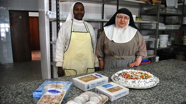 Dos monjas de Santa Clara con los melindres cervantinos