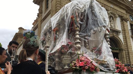 Cádiz, obligada a lucir los plasticos desde el principio