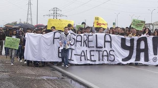 Manifestación de los alumnos de la ESI esta mañana en Puerto Real