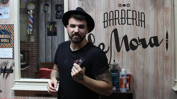 Ismael Mora ha organizado esta batalla insólita de barberos en Morón