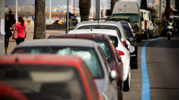 Los vecinos del Paseo Marítimo piden alternativas a la Zona Azul