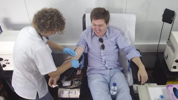 ¿Sabes cómo y dónde puedes donar sangre este verano en Cádiz?