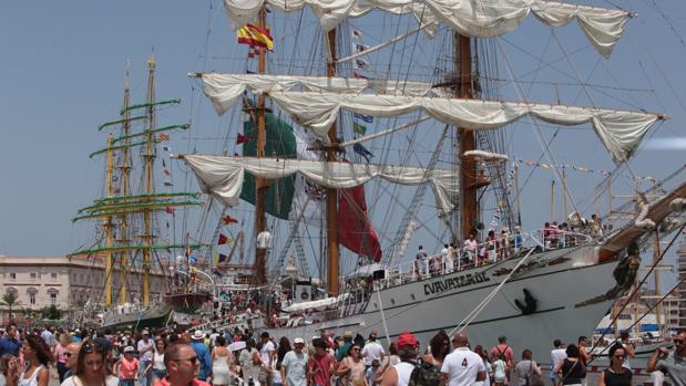 El muelle congregó a un buen número de público durante la jornada del sábado.