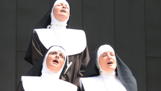 &#039;Tres monjas y una cabra’ revolucionan el Festival de Comedias de El Puerto