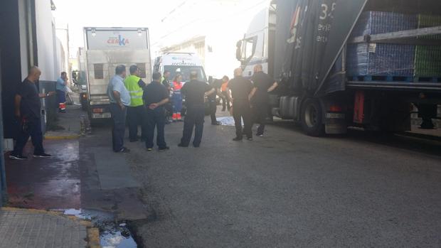 Fallece un transportista tras descargar su camión en la Zona Franca de Cádiz