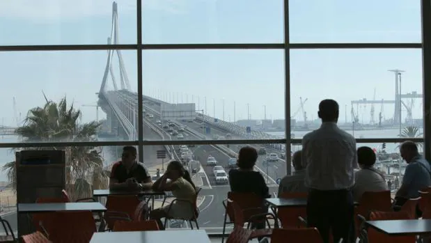 Vistas del segundo puente desde el centro comercial Bahía de Cádiz