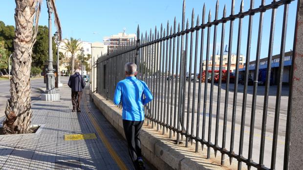 Se abrirá un debate público para decidir el futuro de los usos del muelle una vez se integre en la ciudad.