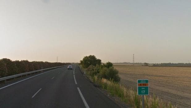 El accidente ha tenido lugar en el kilómetro 17 de la autovía A-92, en Alacalá de Guadaíra