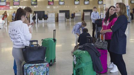 Viajeros en el aeropuerto de Jerez