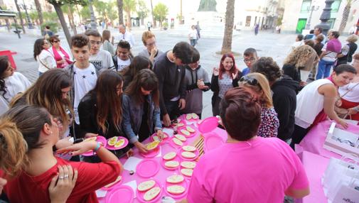 Cádiz celebra el Día contra el cáncer de mama