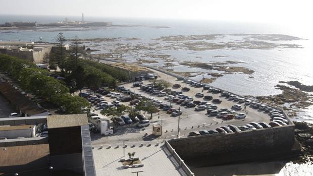 El Ayuntamiento de Cádiz quiere cambiar la esquina del solar de Valcárcel por el Campo de las Balas