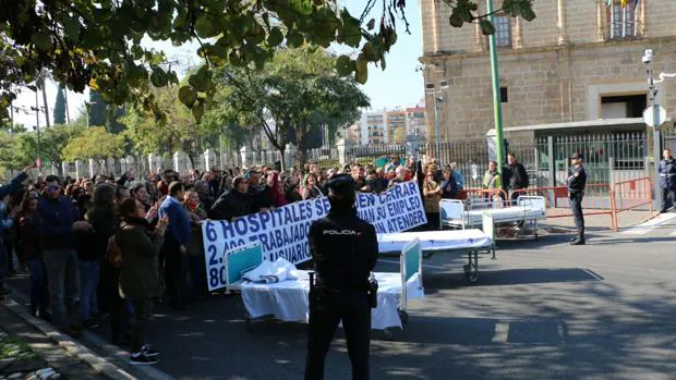 La última protesta de los trabajadores de Pascual ante el Parlamento andaluz