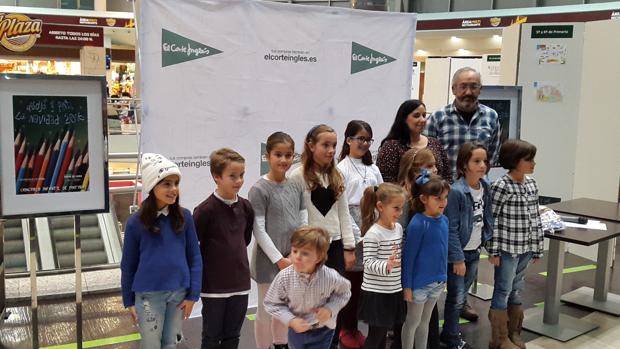 El Corte Inglés entrega los premios del concurso Dibuja y Pinta la Navidad