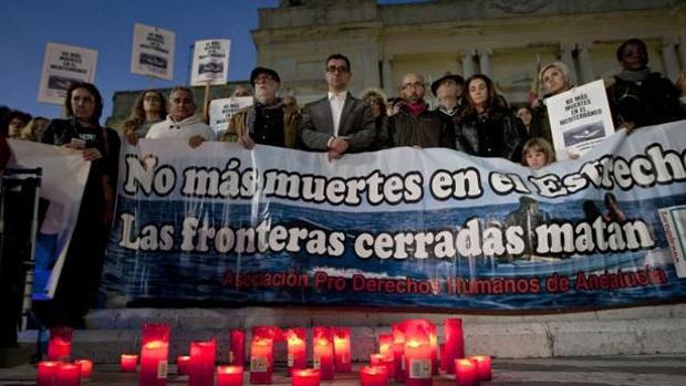 Cncentran en Barbate por la muerte de Samuel