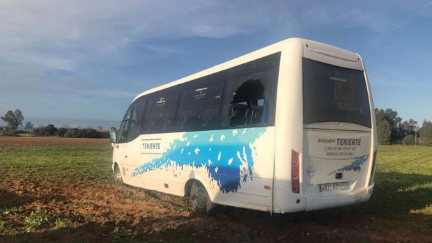 El autobús accidentado esta tarde en Carmona