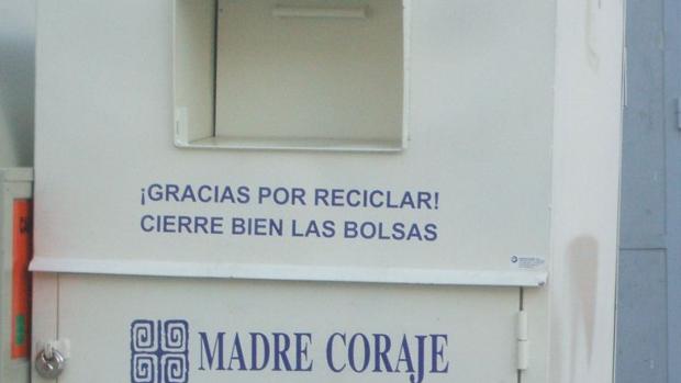 Madre Coraje denuncia el robo y destrozo «continuado» de sus contenedores en Cádiz