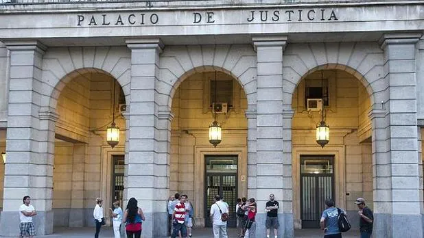 Más de 100 vecinos de Castilblanco estaban citados en la Audiencia Provincial para que declararan como testigos