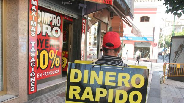 La detenida se deshacía de lo sustraído en estableciomiento de compraventa de oro