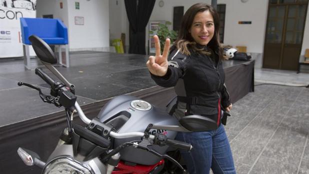 «La vuelta al mundo en moto me transformó en una persona solidaria»