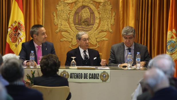 El Ateneo aborda el Tricentenario en la conferencia &#039;Los obispos de Cádiz en el siglo de las luces&#039;