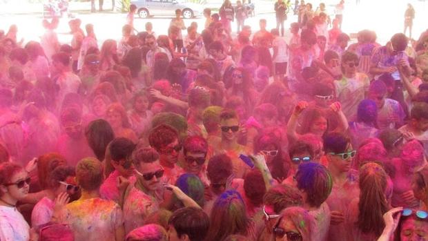 Más de 500 alumnos de las Escuelas Católicas de Cádiz celebran mañana su peculiar &#039;Holi run&#039;