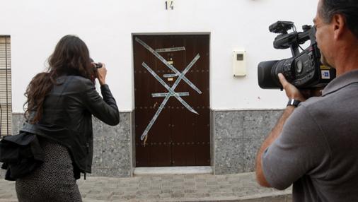 Puerta de la vivienda donde vivía el matrimonio