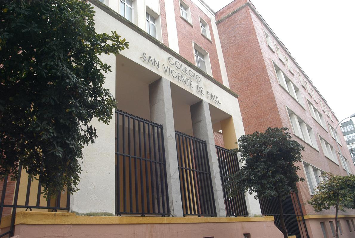 Fachada del colegio San Vicente de Paúl, en la calle Granja de San Ildefonso.