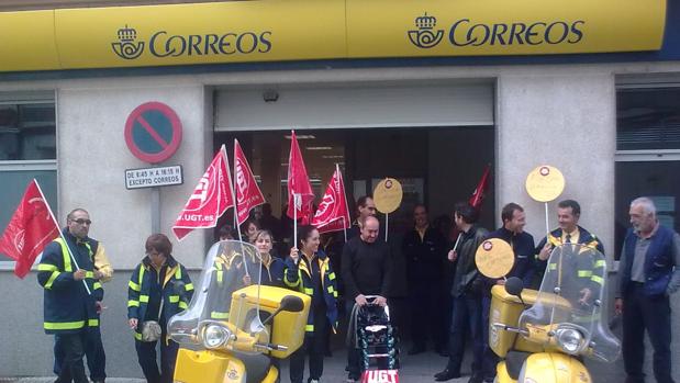 Protestas de carteros de Correos de Chiclana en una imagen de archivo.
