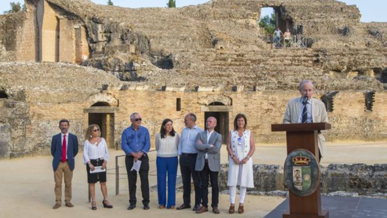 Un momento del acto de presentación de la candidatura de Itálica para ser Patrimonio de la Humanidad