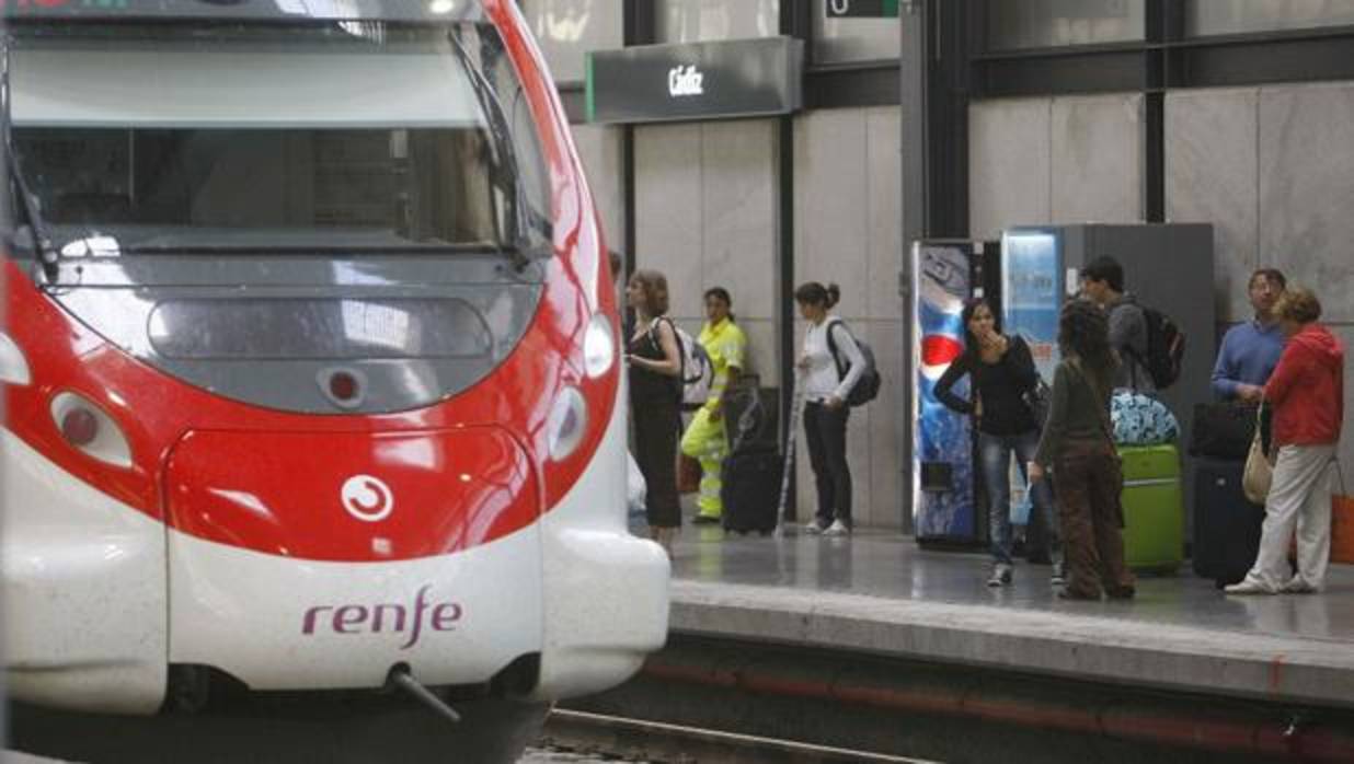 Renfe refuerza los trenes diarios entre Cádiz y Madrid